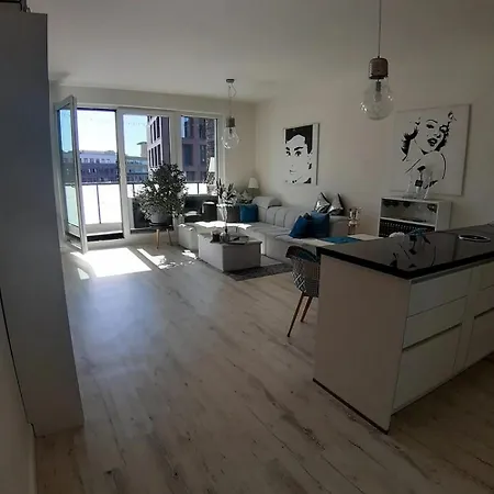 Grosse Wohnung 2 Balkone Zentrum Bootsanleger